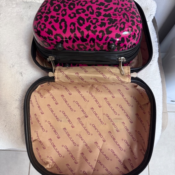 Dejuno 2 pc. Cosmetics Cases~Great Condition 💗🖤 - Picture 10 of 16